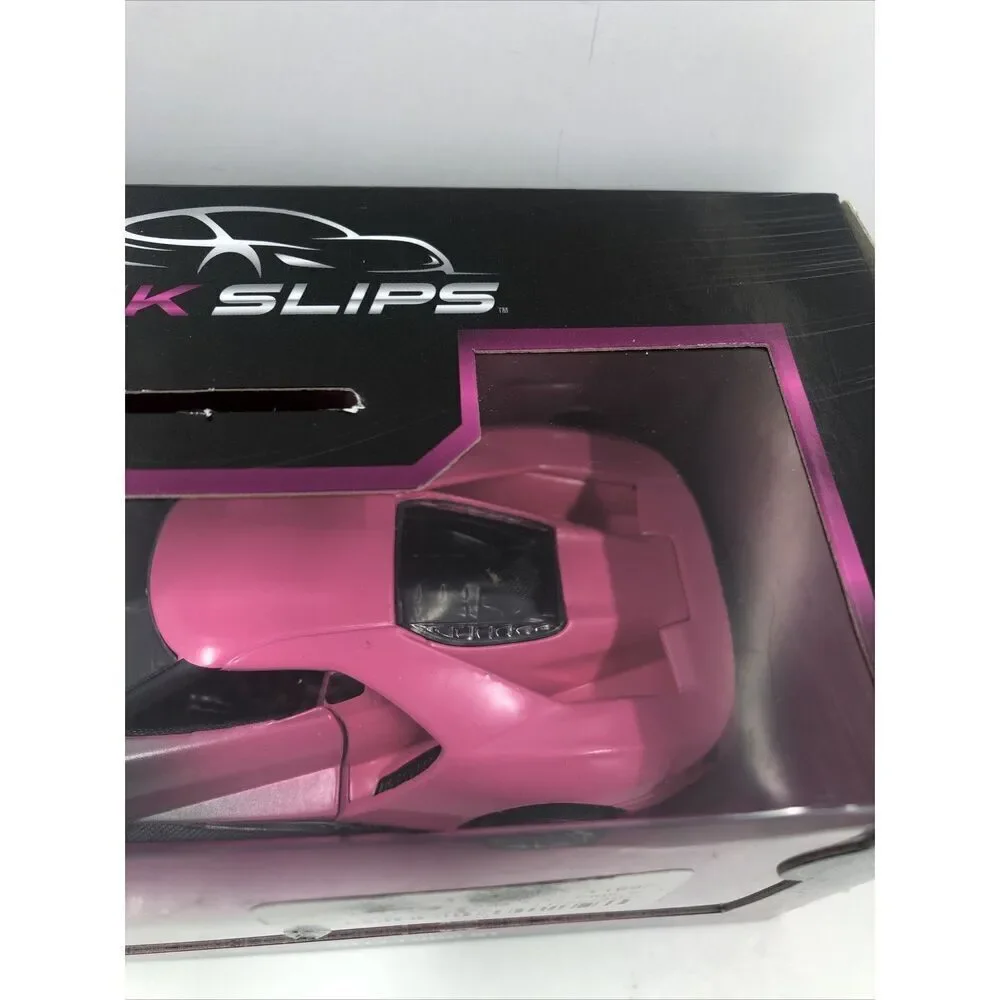 2017 Ford GT, Jada 1:32 Pink Slips Diecast Car . New. Please Read